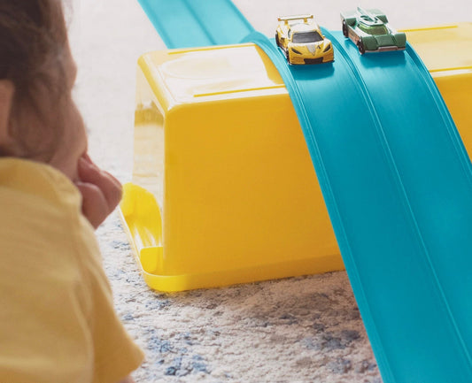 Mon enfant se lasse de tous ses jouets en 5 minutes : quoi lui offrir pour qu’il joue (vraiment) plus longtemps ?