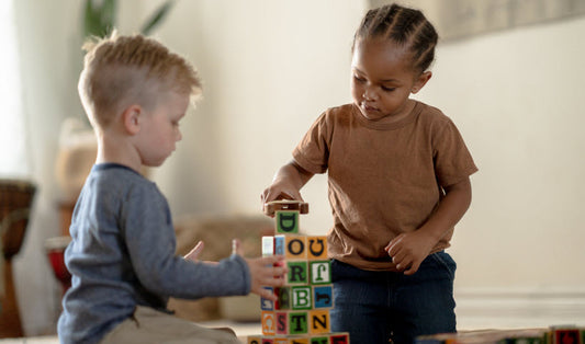 Pourquoi les enfants se lassent-ils si vite de leurs jouets ? Comment choisir des jeux qui durent vraiment